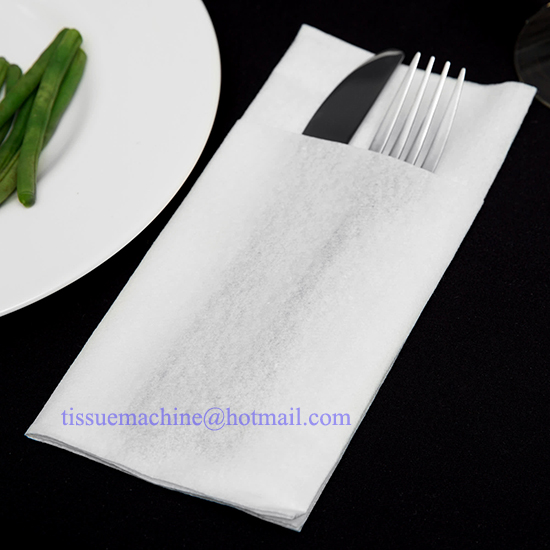 airlaid napkin with pocket to put fork and kinfe
